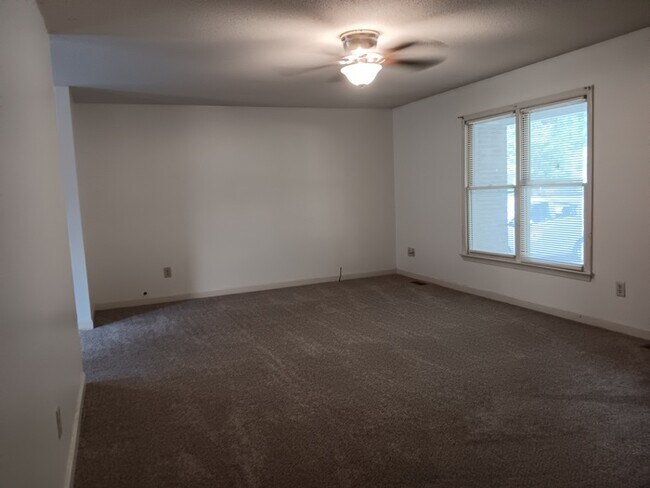 Foto del edificio - 1512 Oakshade Ave