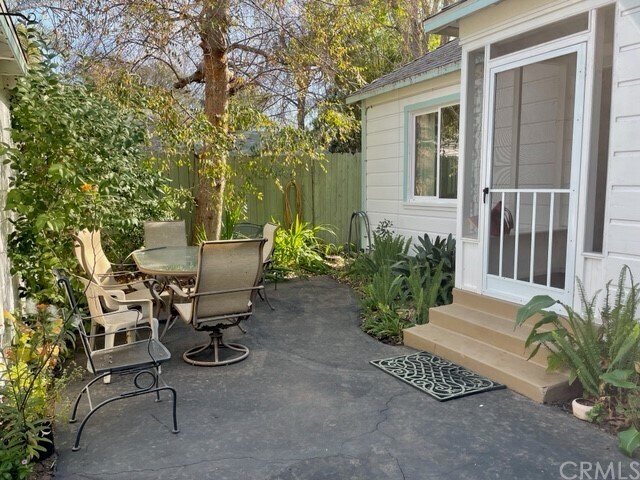 Building Photo - 8838 Ardendale Ave