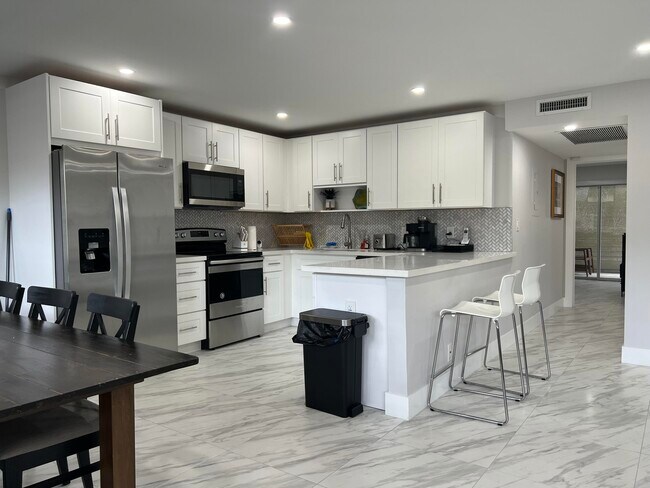 Foto del edificio - 1905 Bermuda Cir