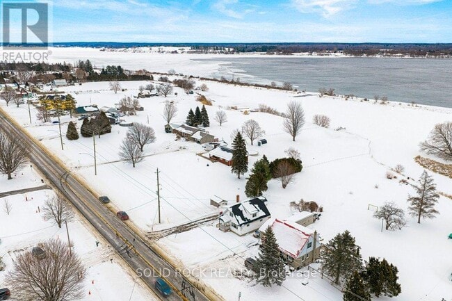 Photo du bâtiment - 231 County Rd 2