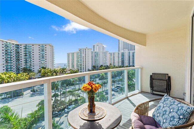 Foto del edificio - 3800 S Ocean Dr