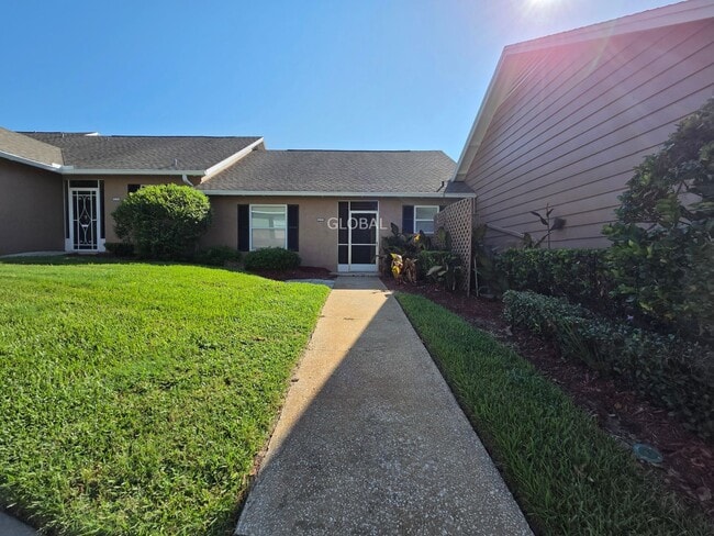 Foto del edificio - Charming 2-Bed, 2-Bath Condo Minutes from ...