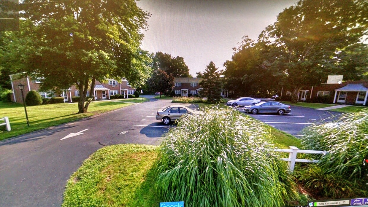 Property Parking - 27 Dewey Ave