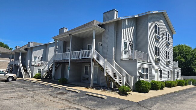 Building Photo - 1 Bedroom/1 Bathroom Apartment in Fayette near CMU