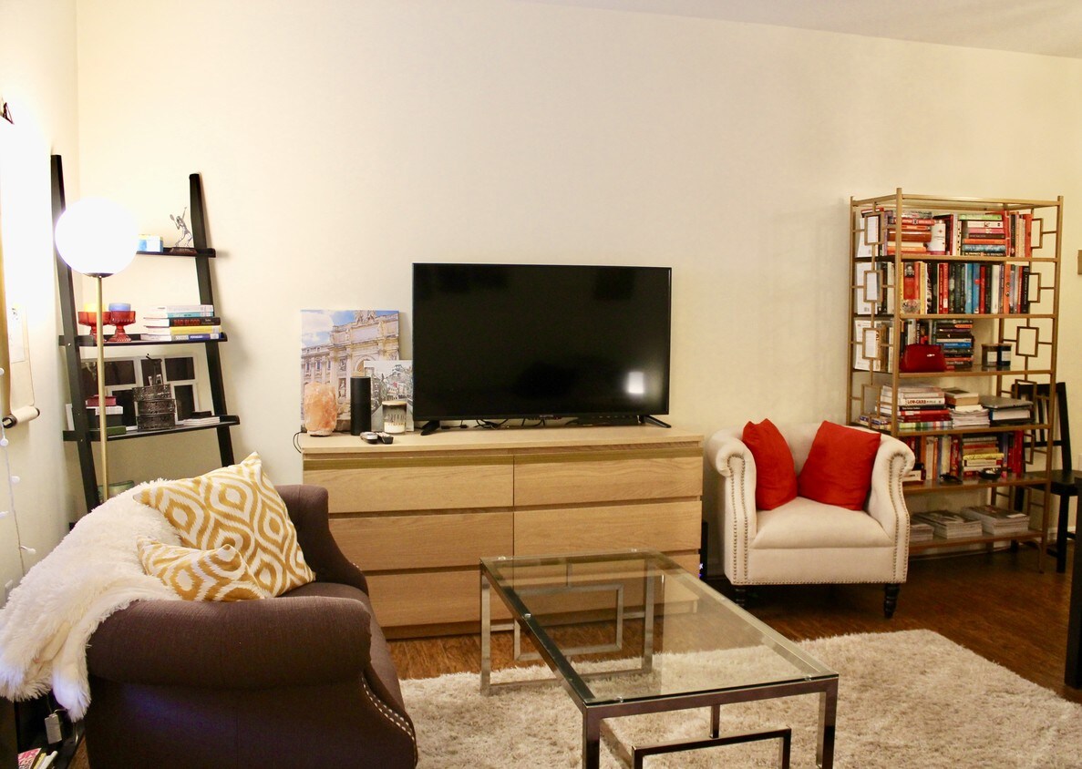 Primary Photo - 2755 Ordway St NW