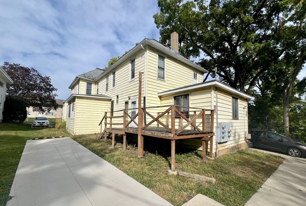 Primary Photo - 2222 Walnut St