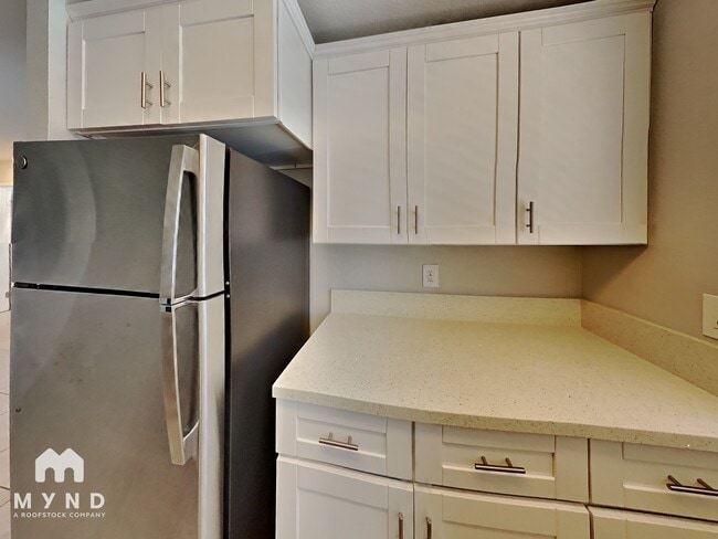 Building Photo - 4775 Seminole Dr