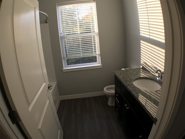 Foto del edificio - 1655 McCleary Ln