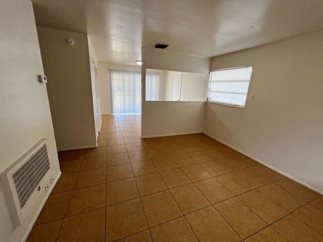 Foto del edificio - 1700 Ravenall Ave