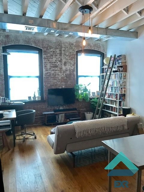 Foto del edificio - 103 N 10th St