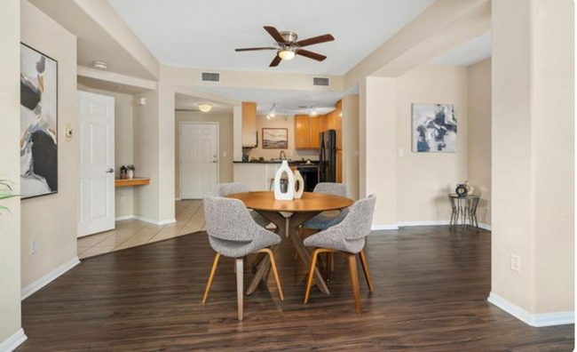 Foto del edificio - Fantastic Penthouse Unit Downtown Marina D...