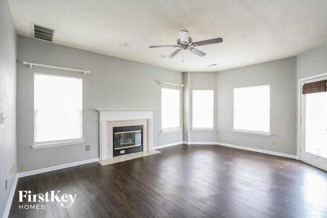 Building Photo - 5335 Kidwell Cir