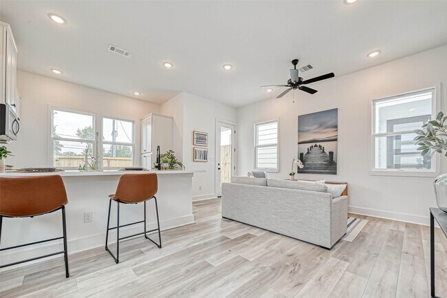 Foto del edificio - 9316 Arledge St