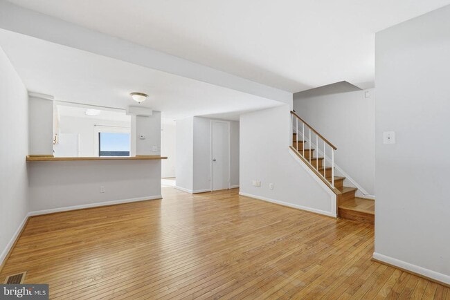 Building Photo - 1204 Brethour Ct