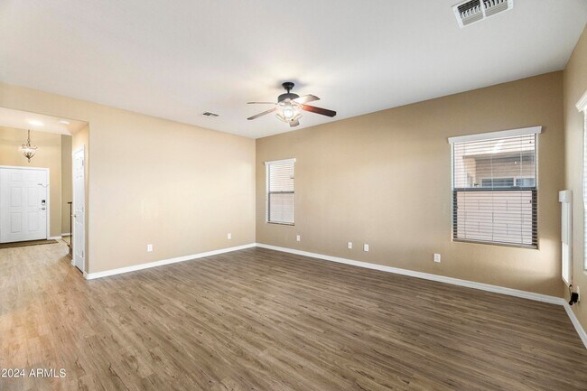 Foto del edificio - 28416 N 25th Dale