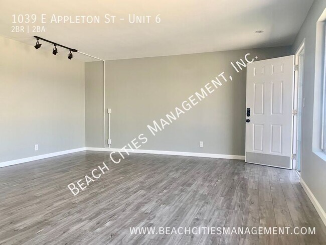 Foto del edificio - 1039 E Appleton St