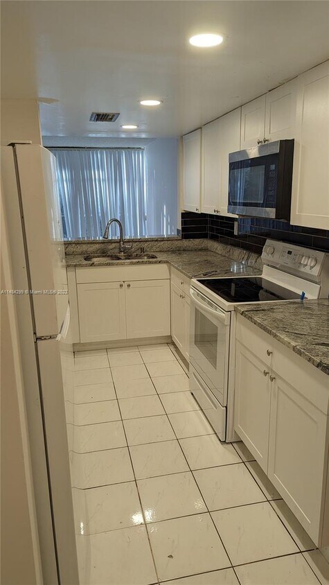 Primary Photo - 2931 SW 87th Ter