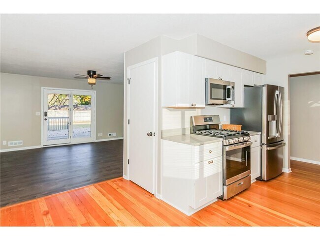 Foto del edificio - 896 Hopewell Ln