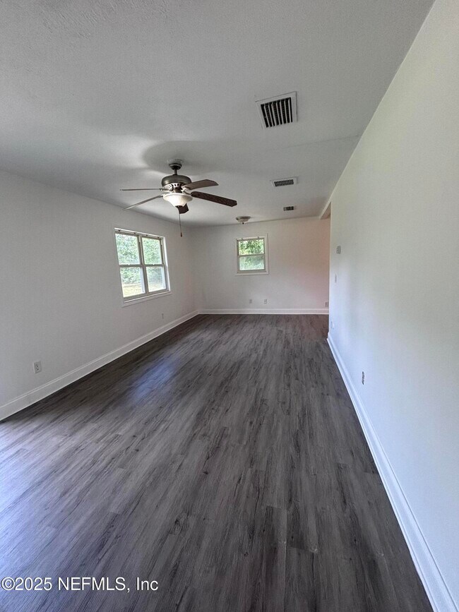 Foto del edificio - 86313 Cardinal Rd