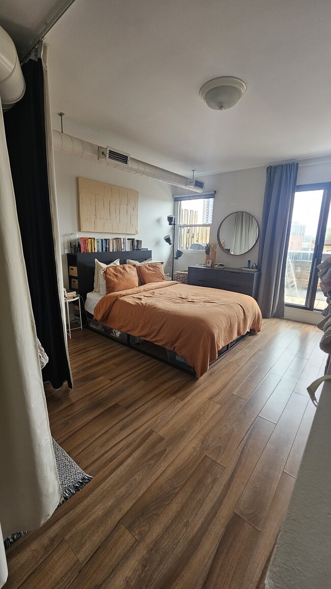 Photo du bâtiment - Junction Bank Loft Apartments