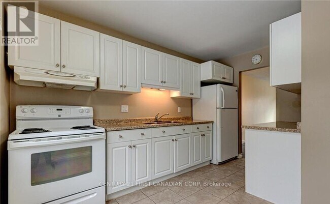 Photo du bâtiment - 690 Little Grey St