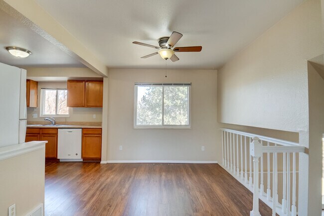 Building Photo - 2895 El Capitan Dr