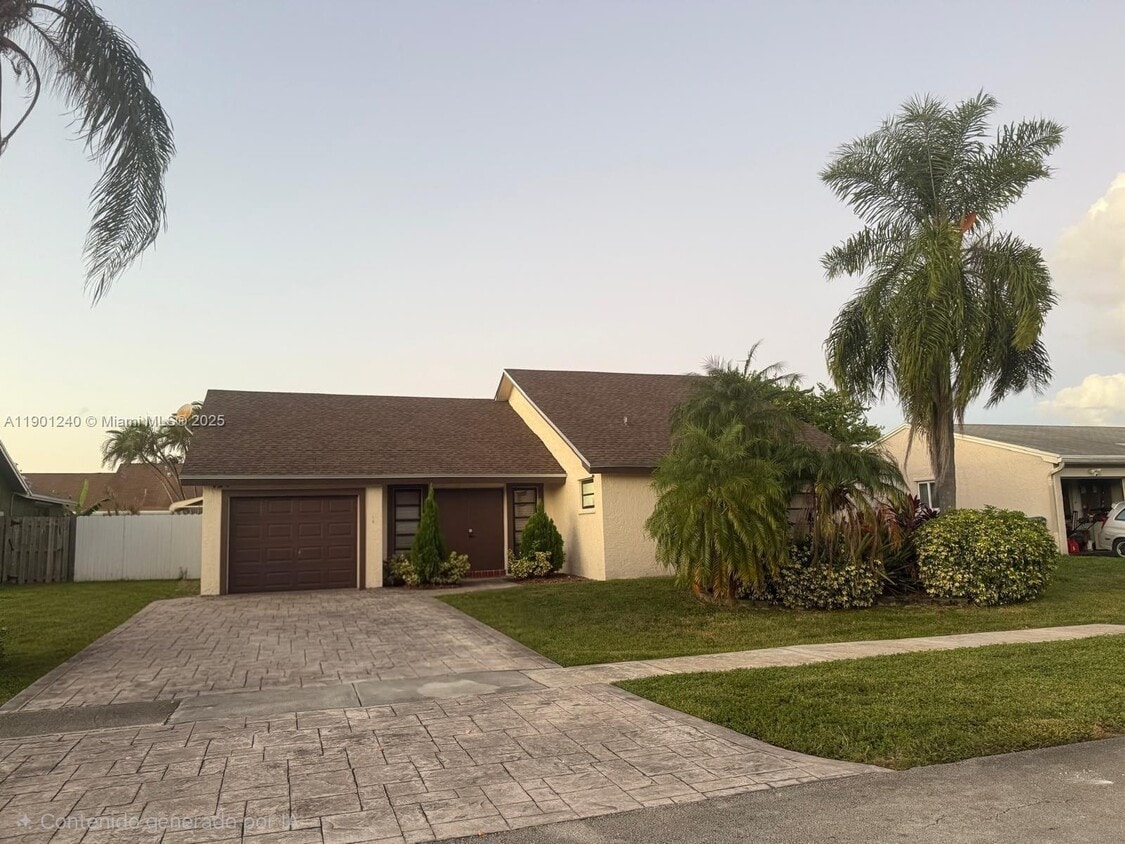 Foto principal - 11701 NW 37th Pl