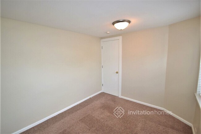 Building Photo - 7770 W Sunset Dr