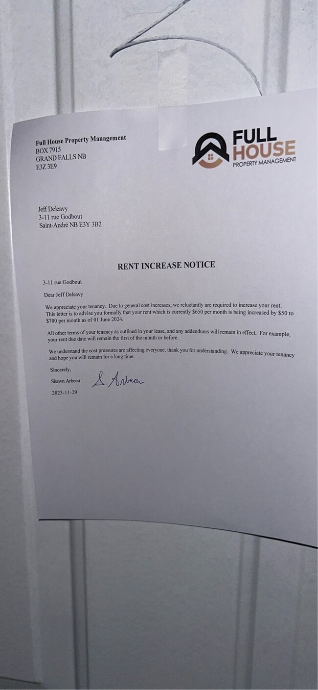 Building Photo - 11-11 Rue Godbout