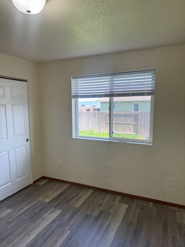 Foto del edificio - 3524 Britt Ave