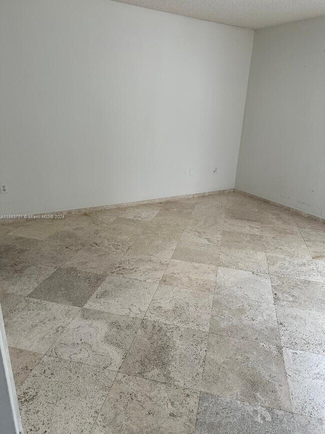 Foto del edificio - 21075 NE 34th Ave