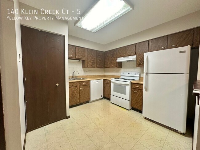 Building Photo - 140 Klein Creek Ct