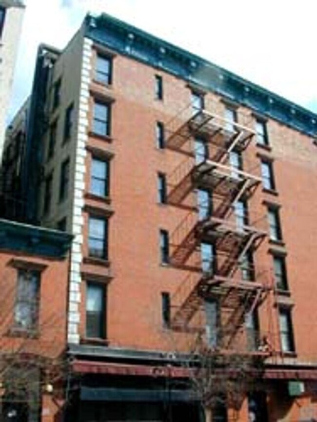Building Photo - 347 E 5th St
