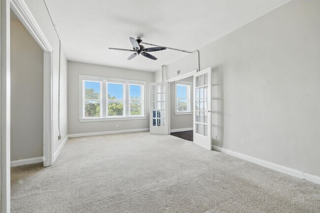 Foto del edificio - 111 E 16th St