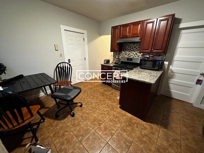 Foto del edificio - 10-A Carmel St. Unit 1