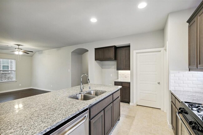 Foto del edificio - 1212 White Dove Dr