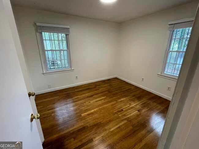 Building Photo - 1211 Robinwood Rd