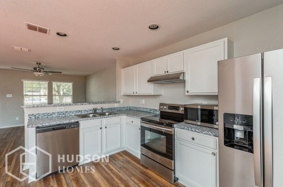 Building Photo - NOW AVAILABLE! 10818 Ranchland Fox, San An...