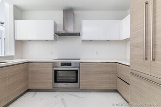 Building Photo - 155 E Boca Raton Rd