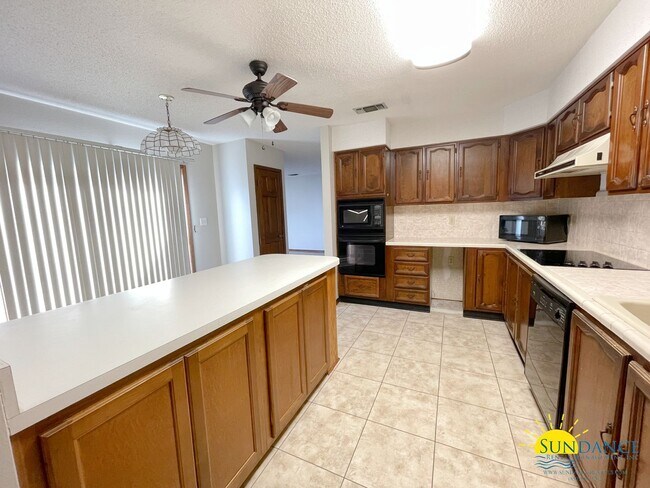 Building Photo - Spacious 3 bedroom near Fort Walton Beach ...