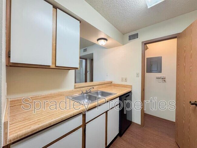 Building Photo - 120 W Main St