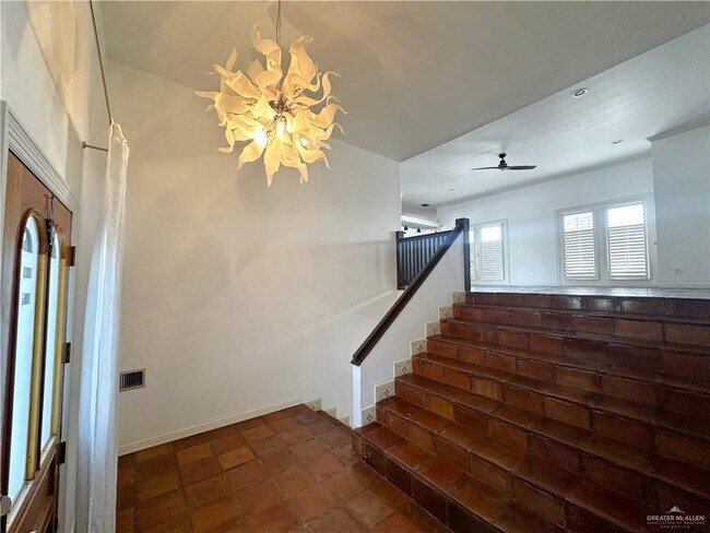 Building Photo - 21 1st Ln Ct