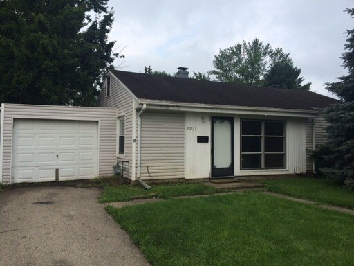 Primary Photo - 2217 N Hadley Rd