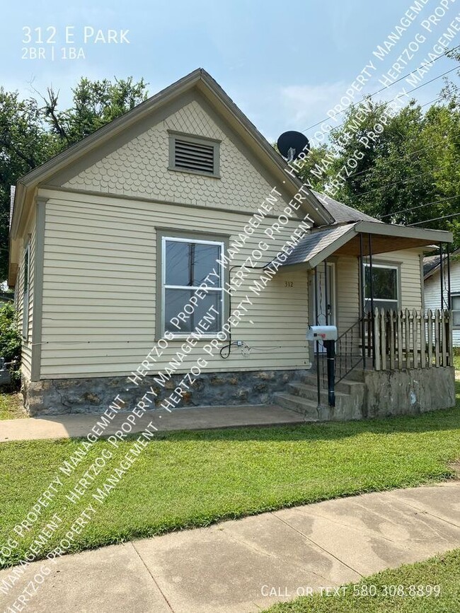 Building Photo - Adorable 2-Bedroom Home for Rent - Just $695!