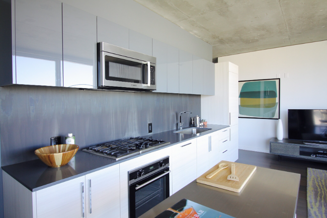 Foto del edificio - 585 W Division St