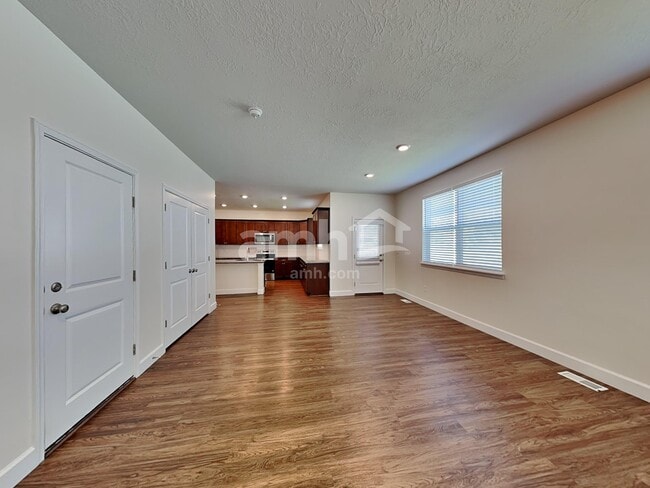 Building Photo - 2325 S Wild Horse Way