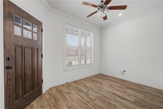 Building Photo - 3215 SW Hillstone Ave