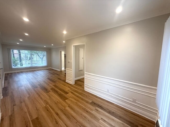 Building Photo - Milan Apartments