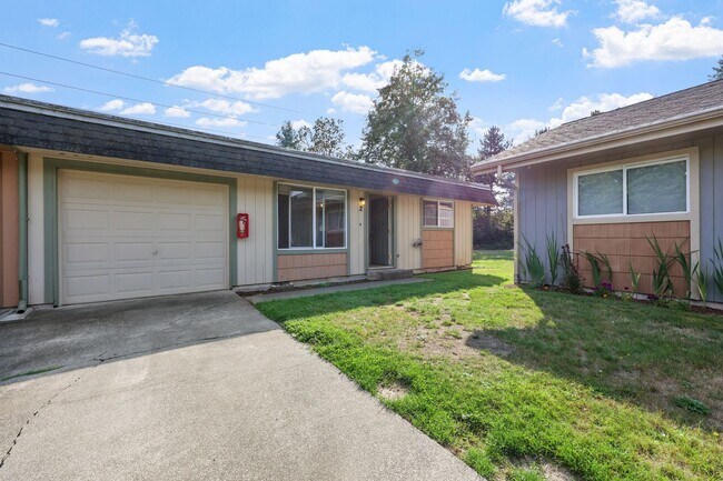 Foto del edificio - Move in ready! 2 bed 1 bath Olympia duplex!