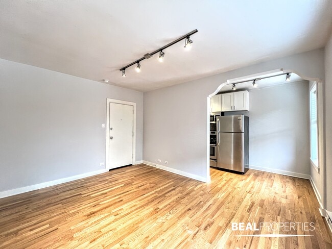 Building Photo - 2420 N Kedzie Ave